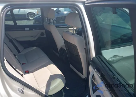 2013 BMW X3 xDrive28I z USA, uszkodzony, nr VIN 5UXWX9C57D0D01258